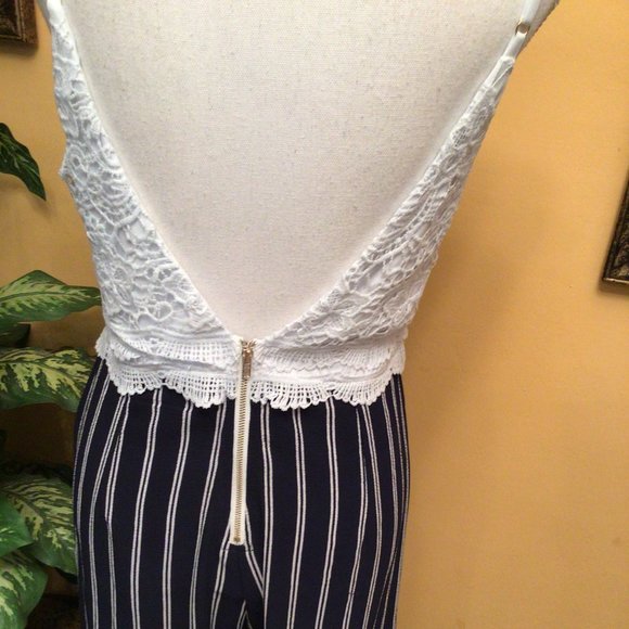 TRAC Crochet V-Neck Wide Leg Jumpsuit - Picture 5 of 9